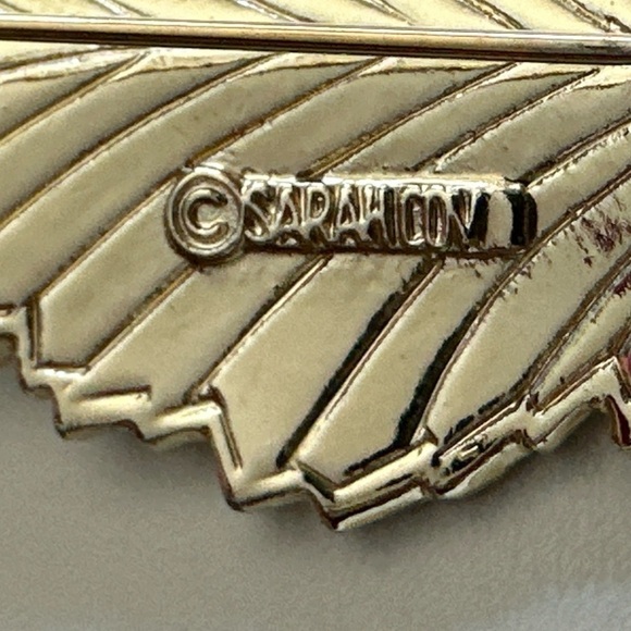 Vintage Sarah Coventry Brooch Signed Rhinestone Gold Tone Leaf  Pin 5424 G - Picture 8 of 10